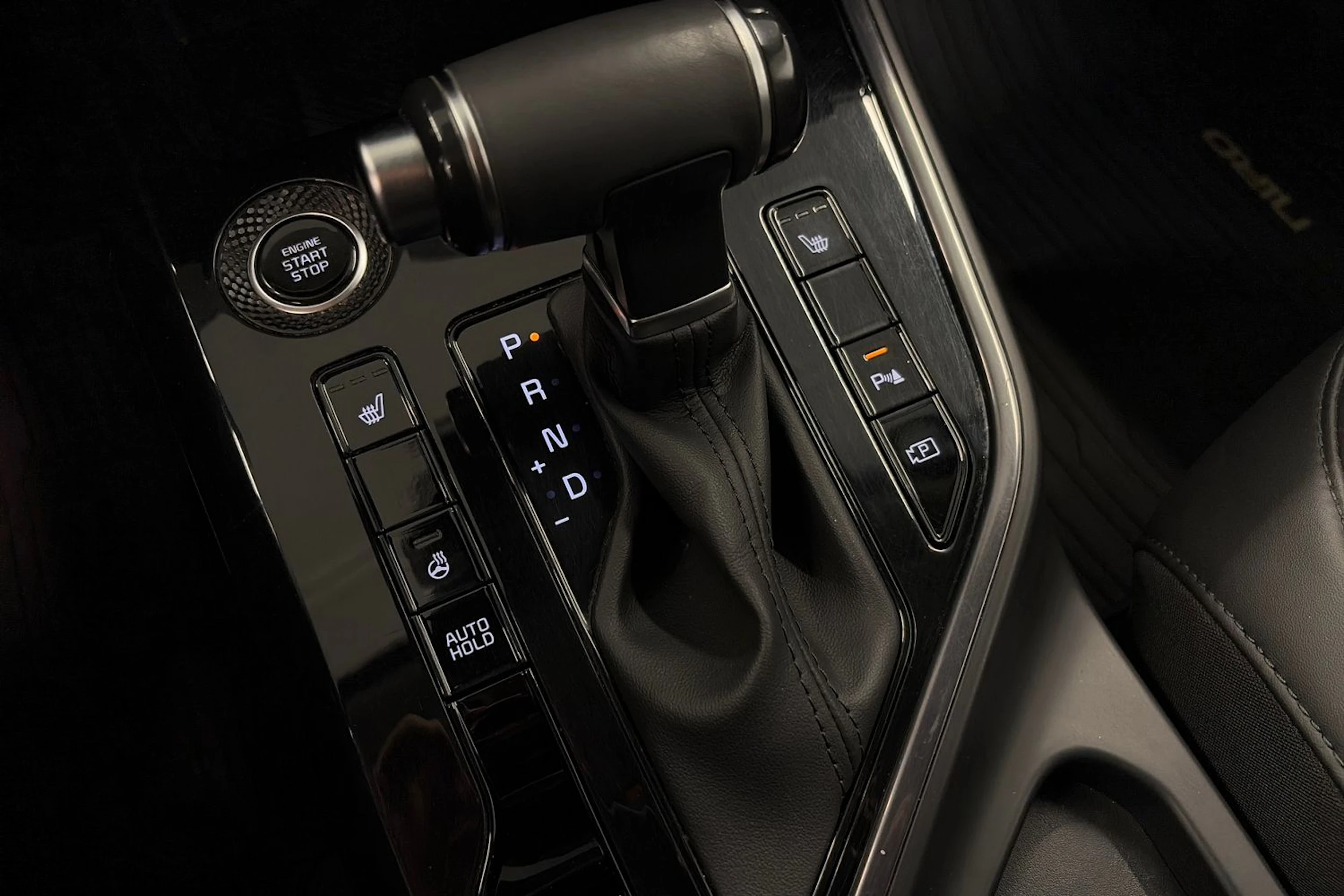 musta Kia Niro 2023 kuva 25.