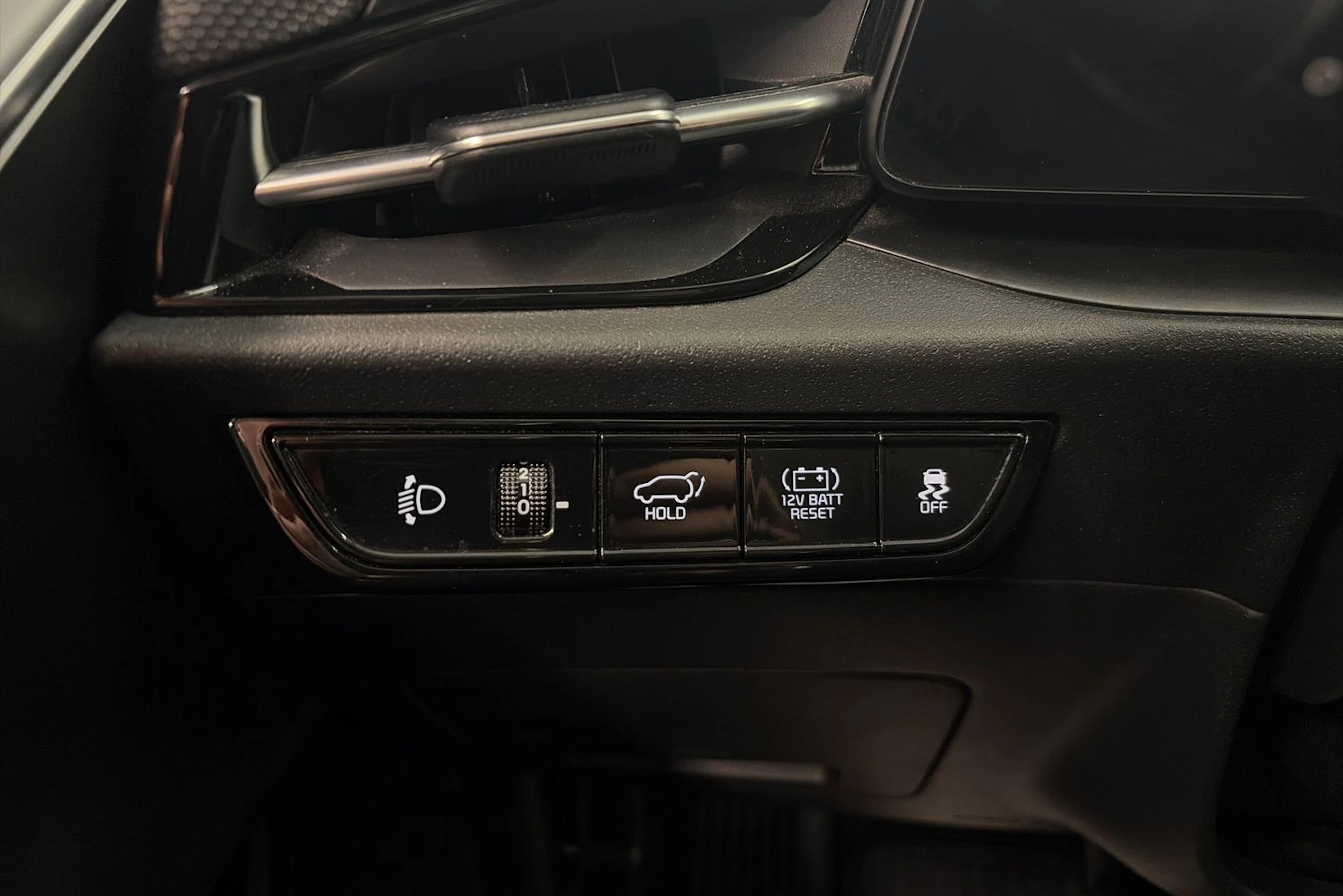 musta Kia Niro 2023 kuva 26.