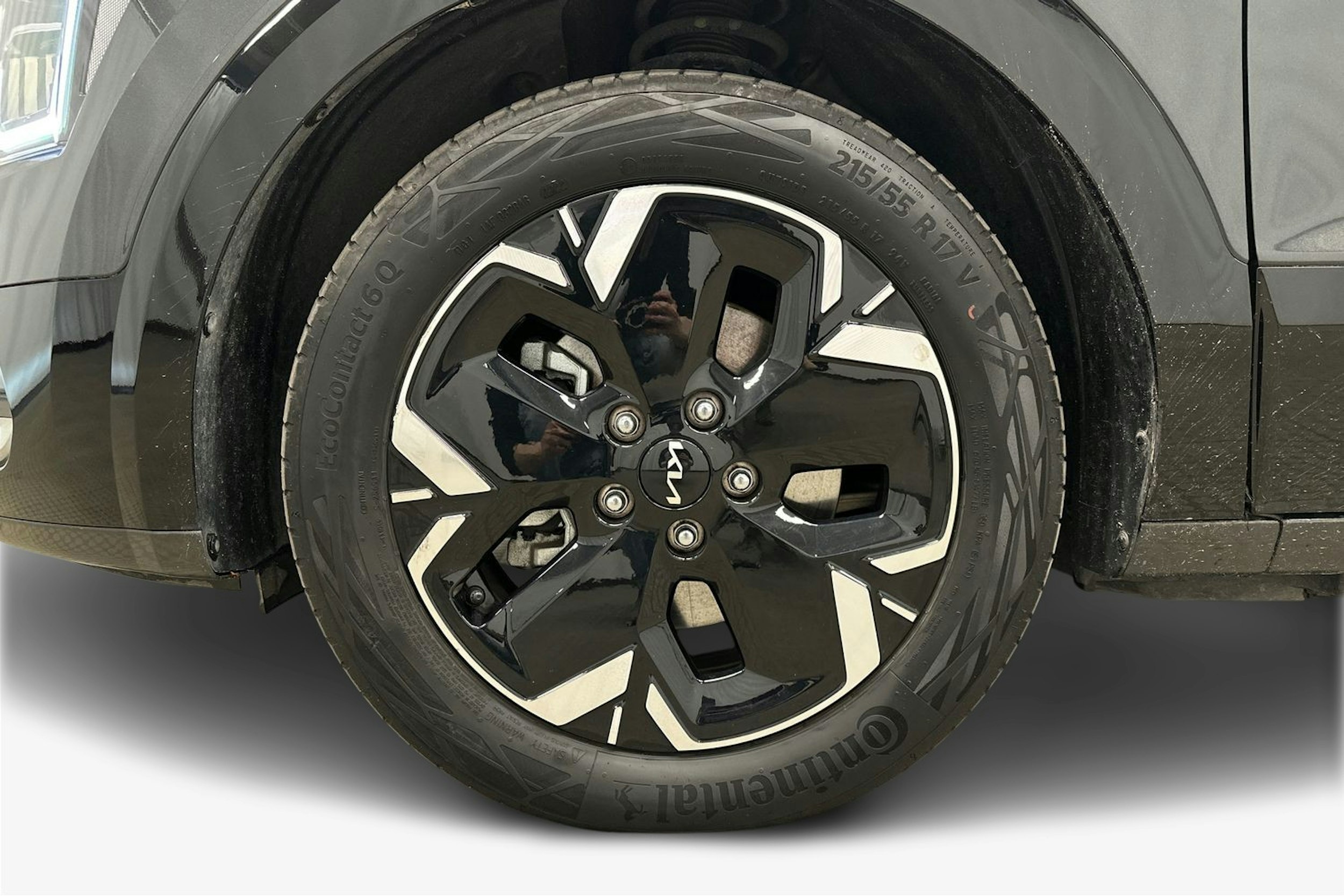musta Kia Niro 2023 kuva 11.