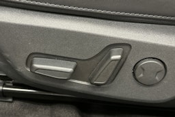 musta Kia Niro 2023 kuva 18.