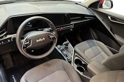 punainen Kia Niro 2023 kuva 6.