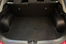 punainen Kia Niro 2023 kuva 12.