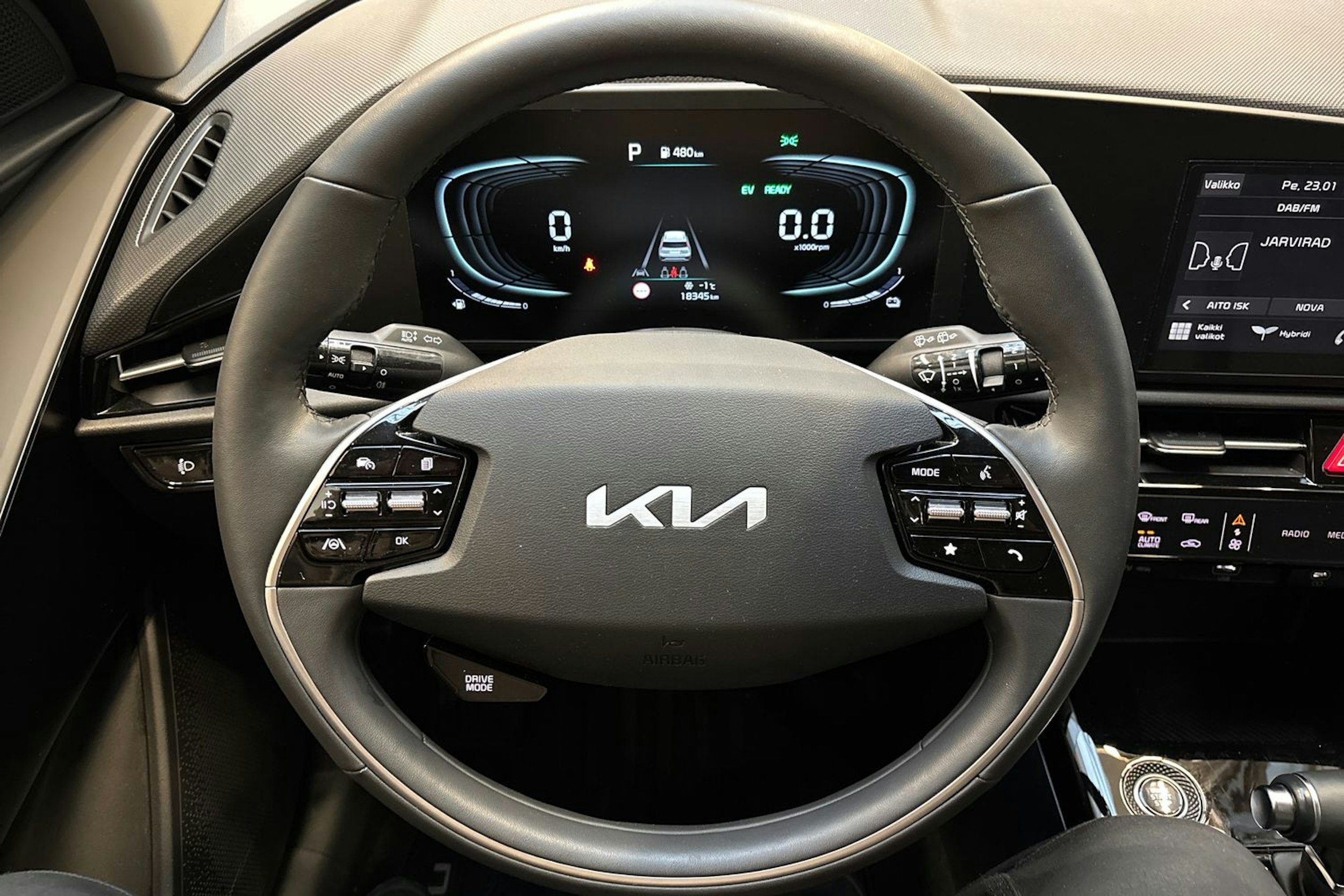 punainen Kia Niro 2023 kuva 14.