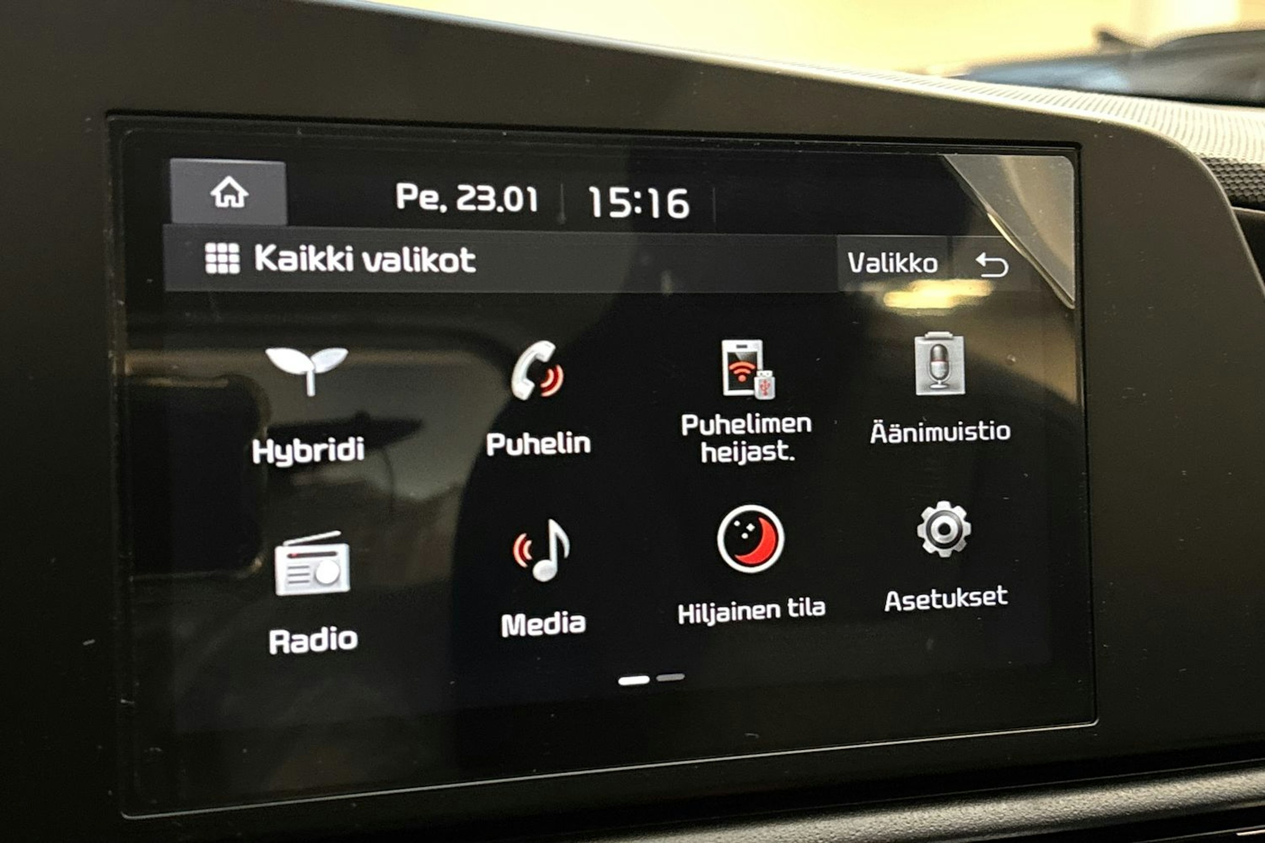 punainen Kia Niro 2023 kuva 17.