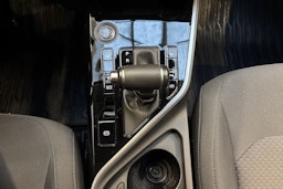 punainen Kia Niro 2023 kuva 19.