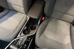 punainen Kia Niro 2023 kuva 20.