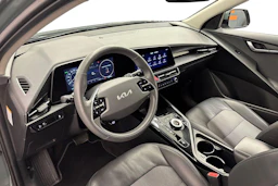 met. vihreä Kia Niro 2023 kuva 8.