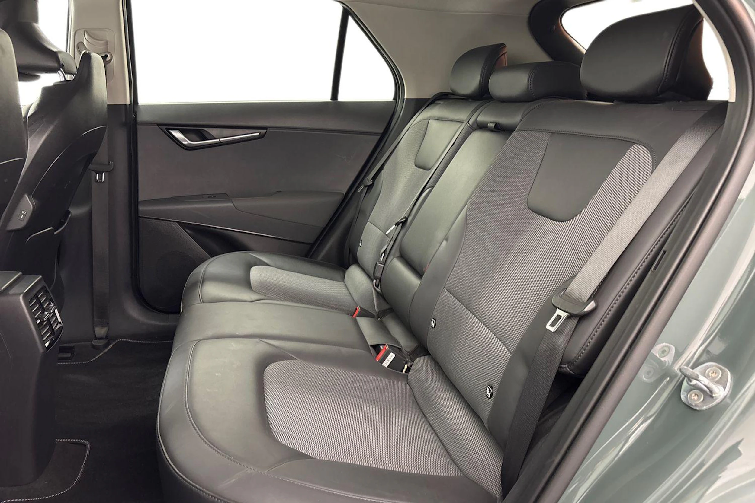 met. vihreä Kia Niro 2023 kuva 11.