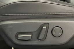 met. vihreä Kia Niro 2023 kuva 16.