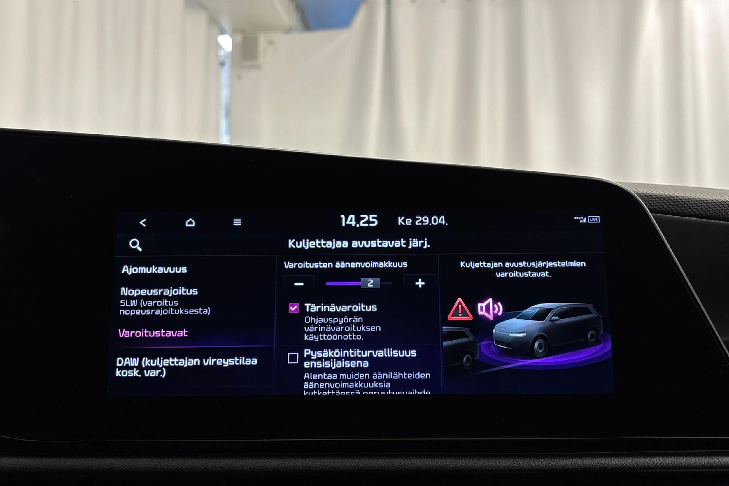 met. vihreä Kia Niro 2023 kuva 27.