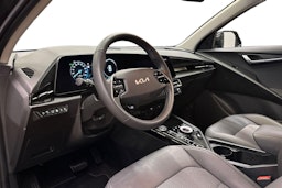 harmaa Kia Niro 2023 kuva 7.