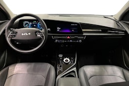 harmaa Kia Niro 2023 kuva 9.