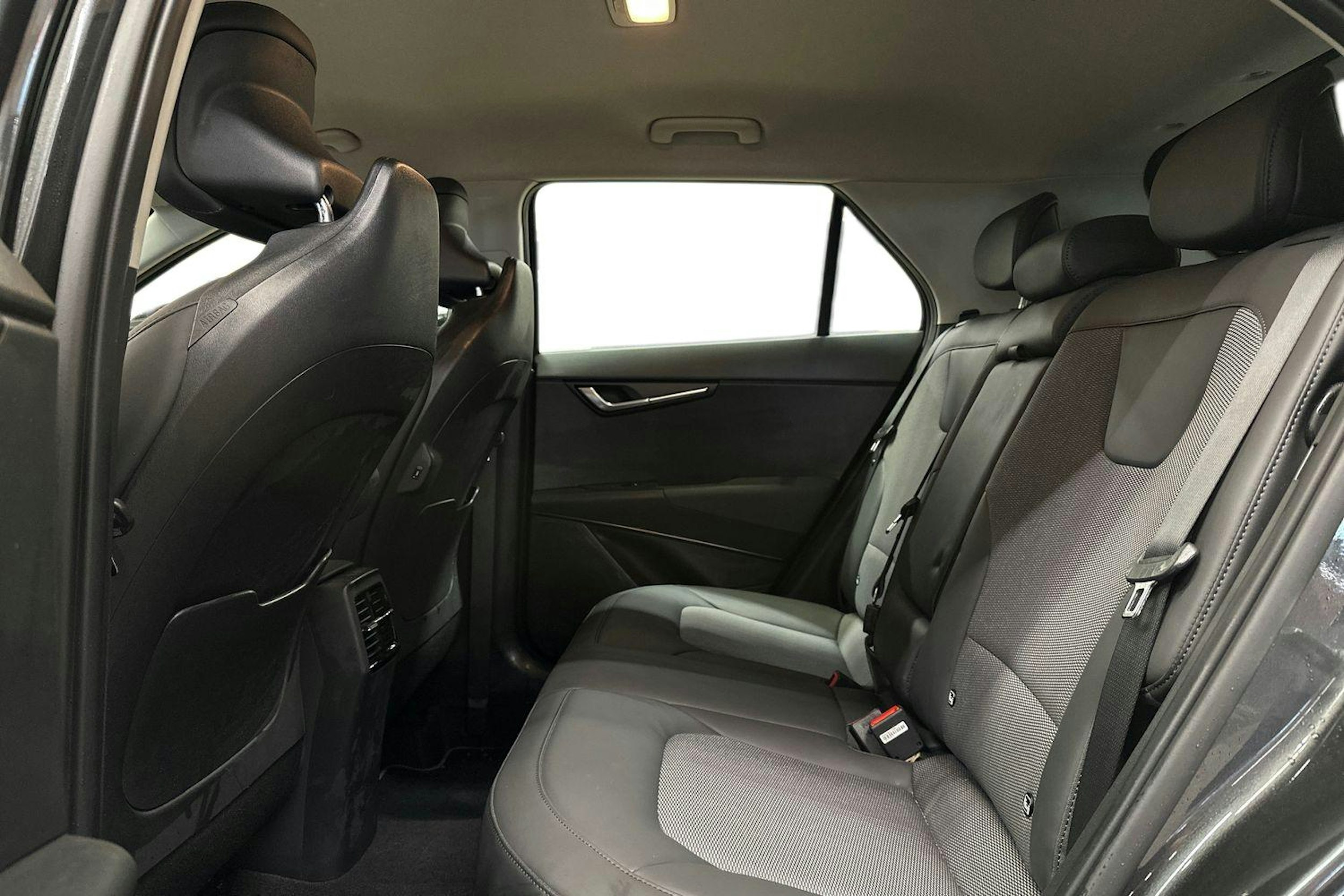 harmaa Kia Niro 2023 kuva 10.