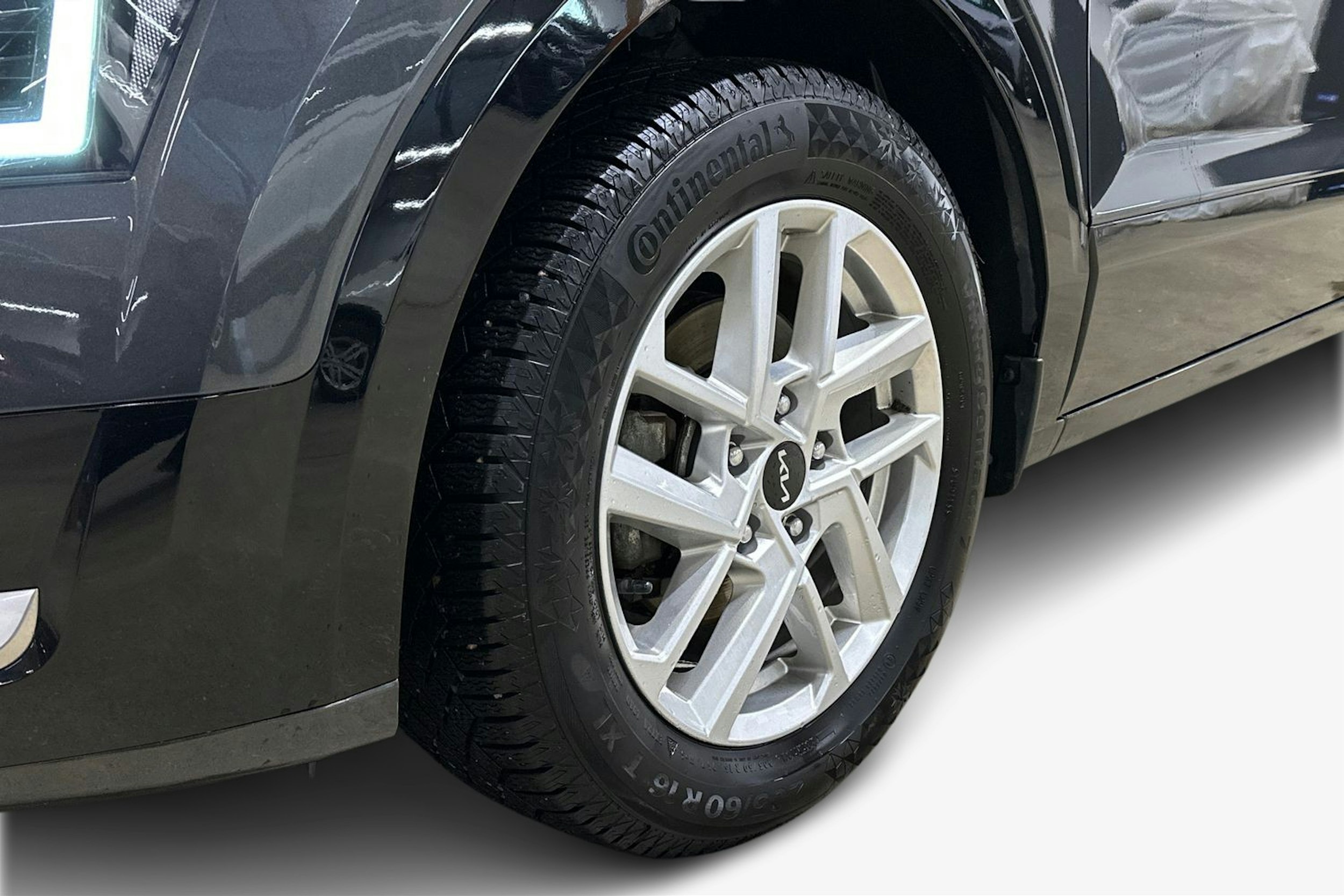 harmaa Kia Niro 2023 kuva 11.