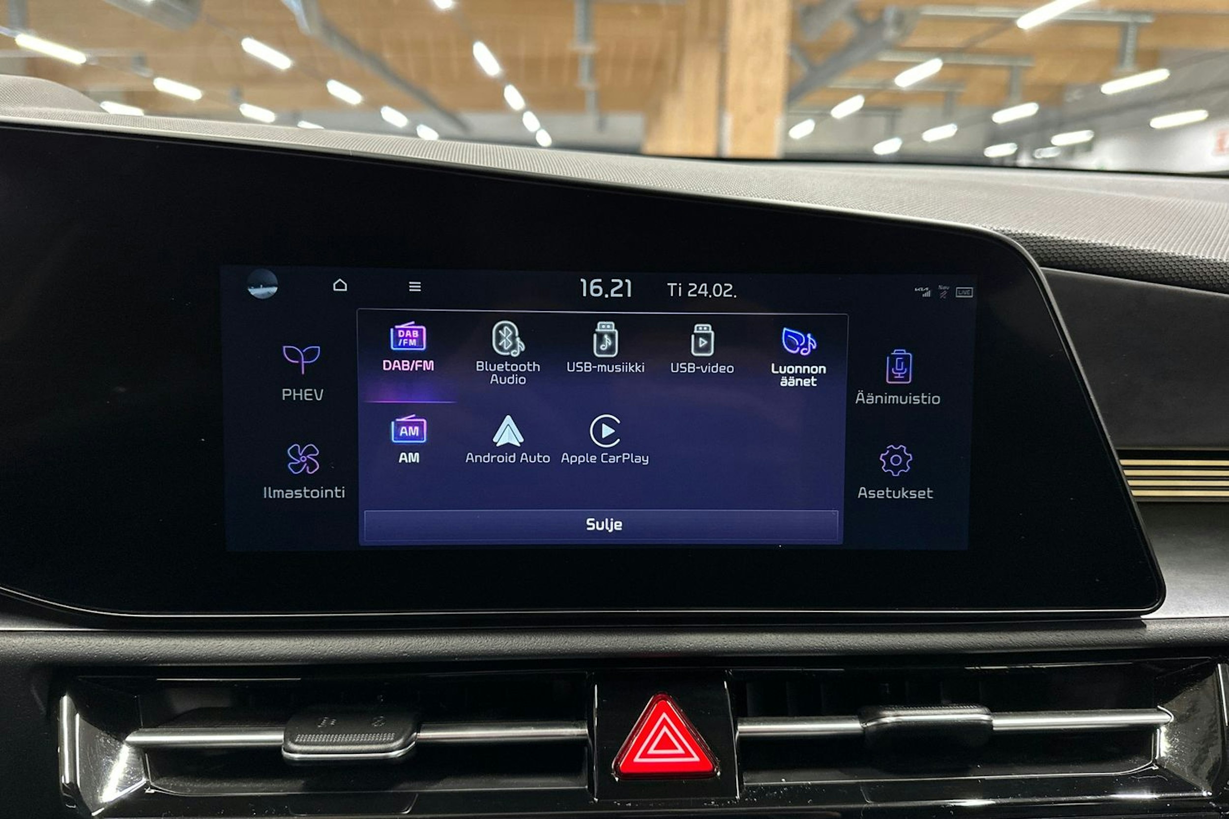 harmaa Kia Niro 2023 kuva 18.