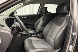 harmaa Kia Niro 2023 kuva 16.