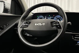 harmaa Kia Niro 2023 kuva 17.