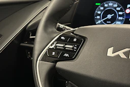 harmaa Kia Niro 2023 kuva 18.