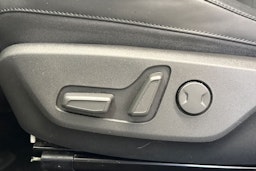 met. sininen Kia Niro 2024 kuva 10.