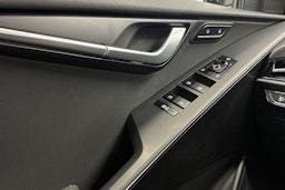 met. sininen Kia Niro 2024 kuva 16.