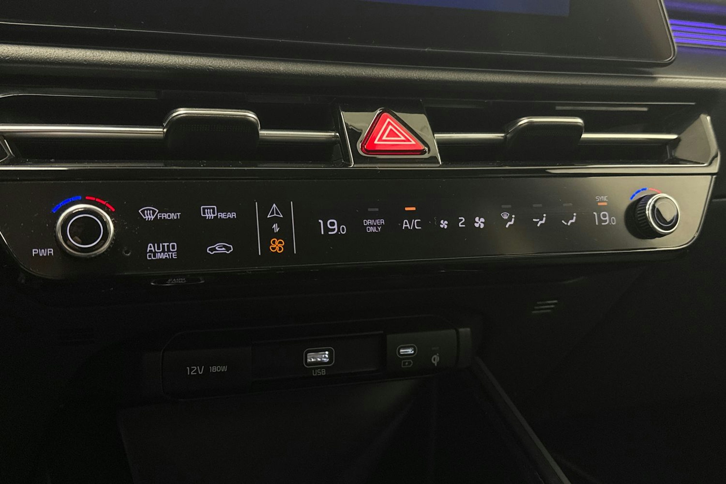 met. sininen Kia Niro 2024 kuva 20.
