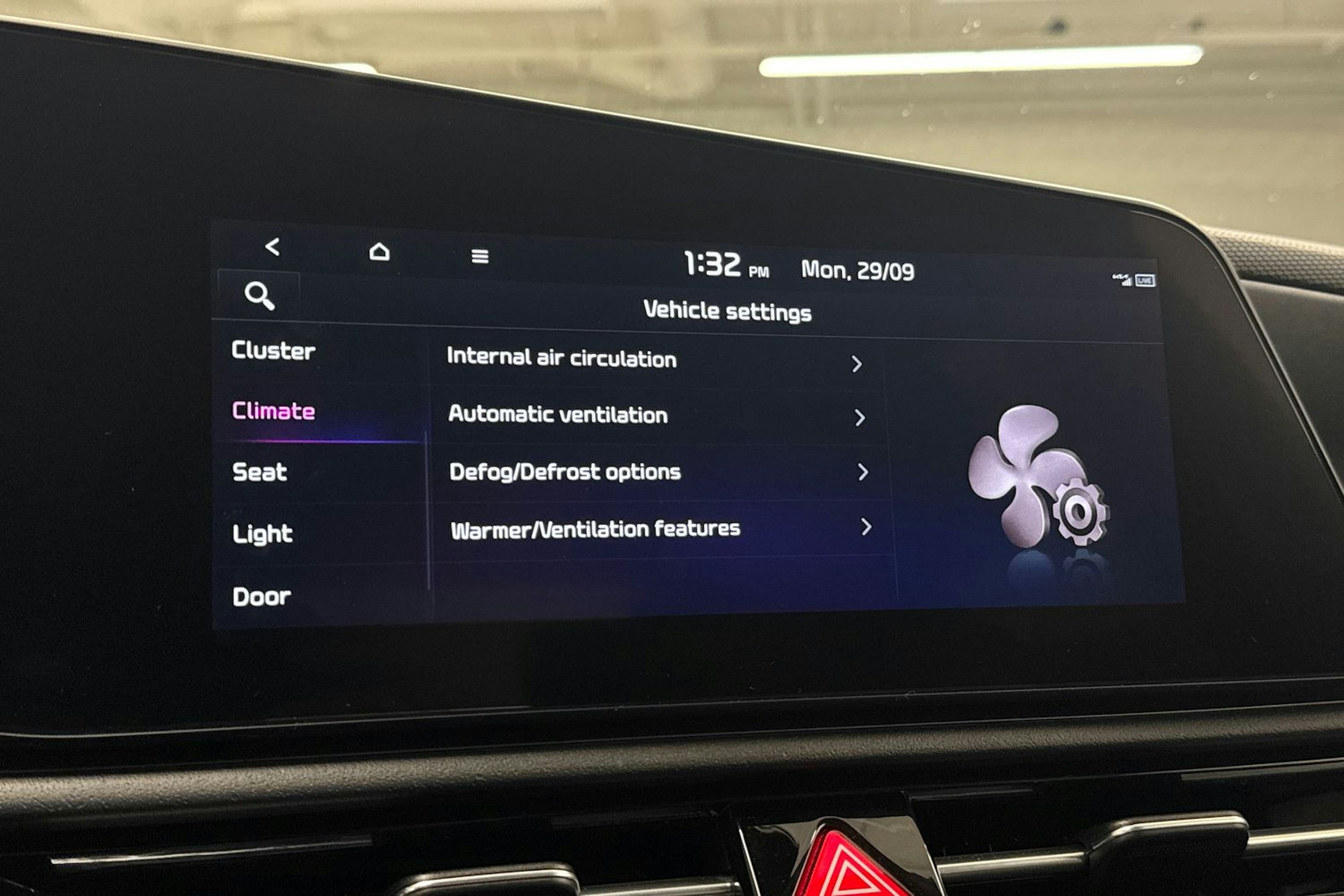 met. sininen Kia Niro 2024 kuva 30.