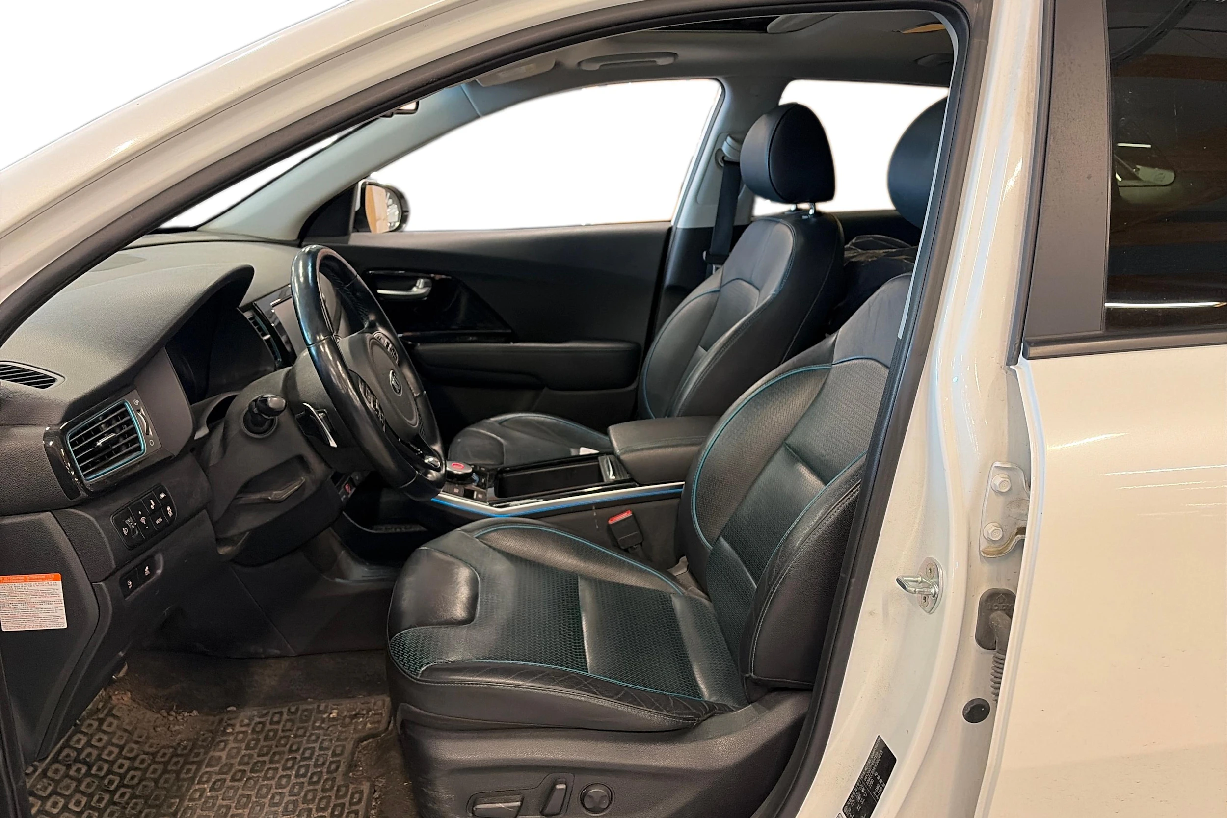 valkoinen Kia Niro Electric 2019 kuva 3.
