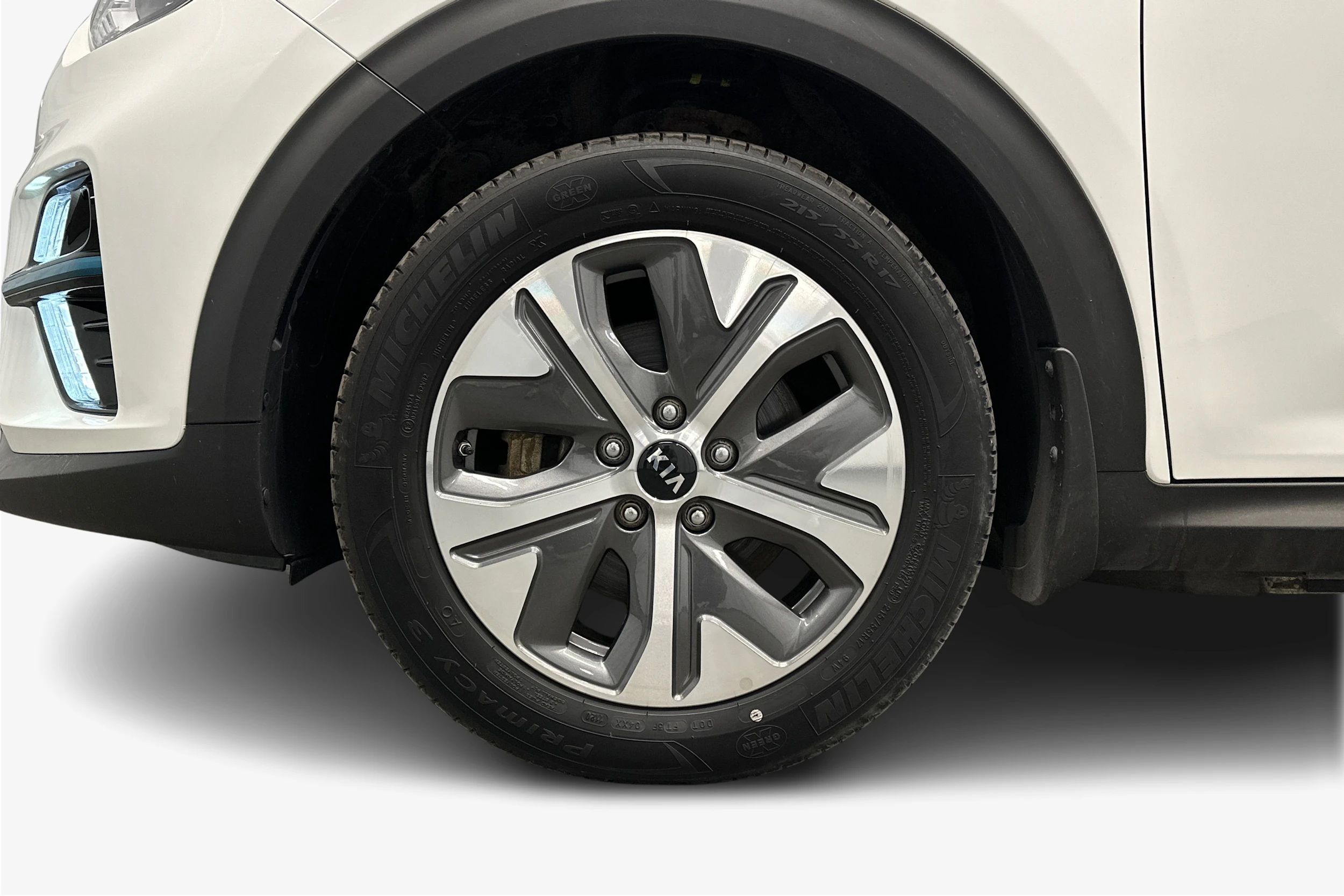 valkoinen Kia Niro 2020 kuva 12.
