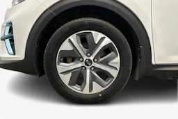 valkoinen Kia Niro 2020 kuva 12.