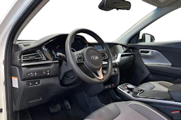 valkoinen Kia Niro Electric 2020 kuva 8.