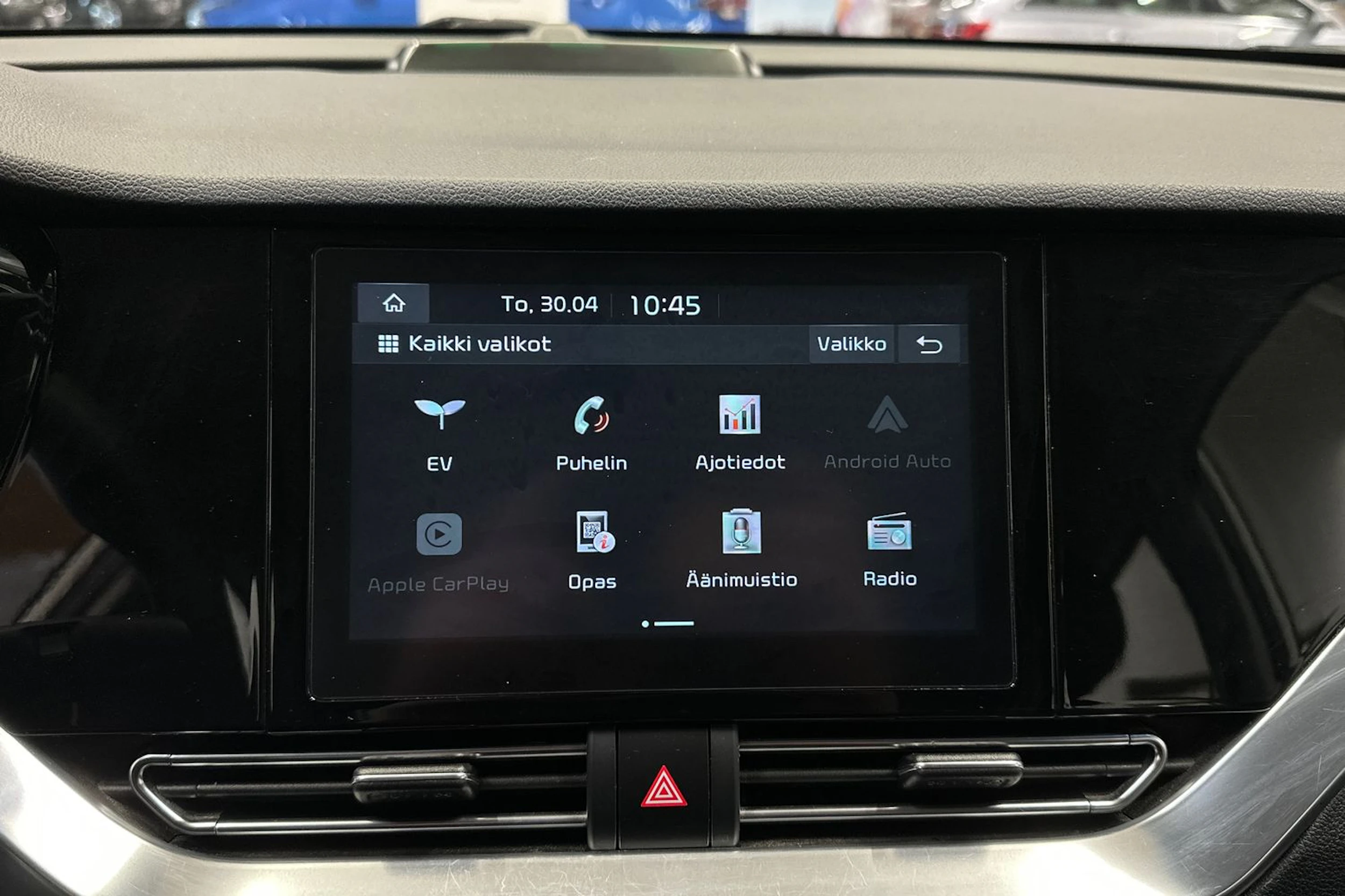valkoinen Kia Niro Electric 2020 kuva 17.