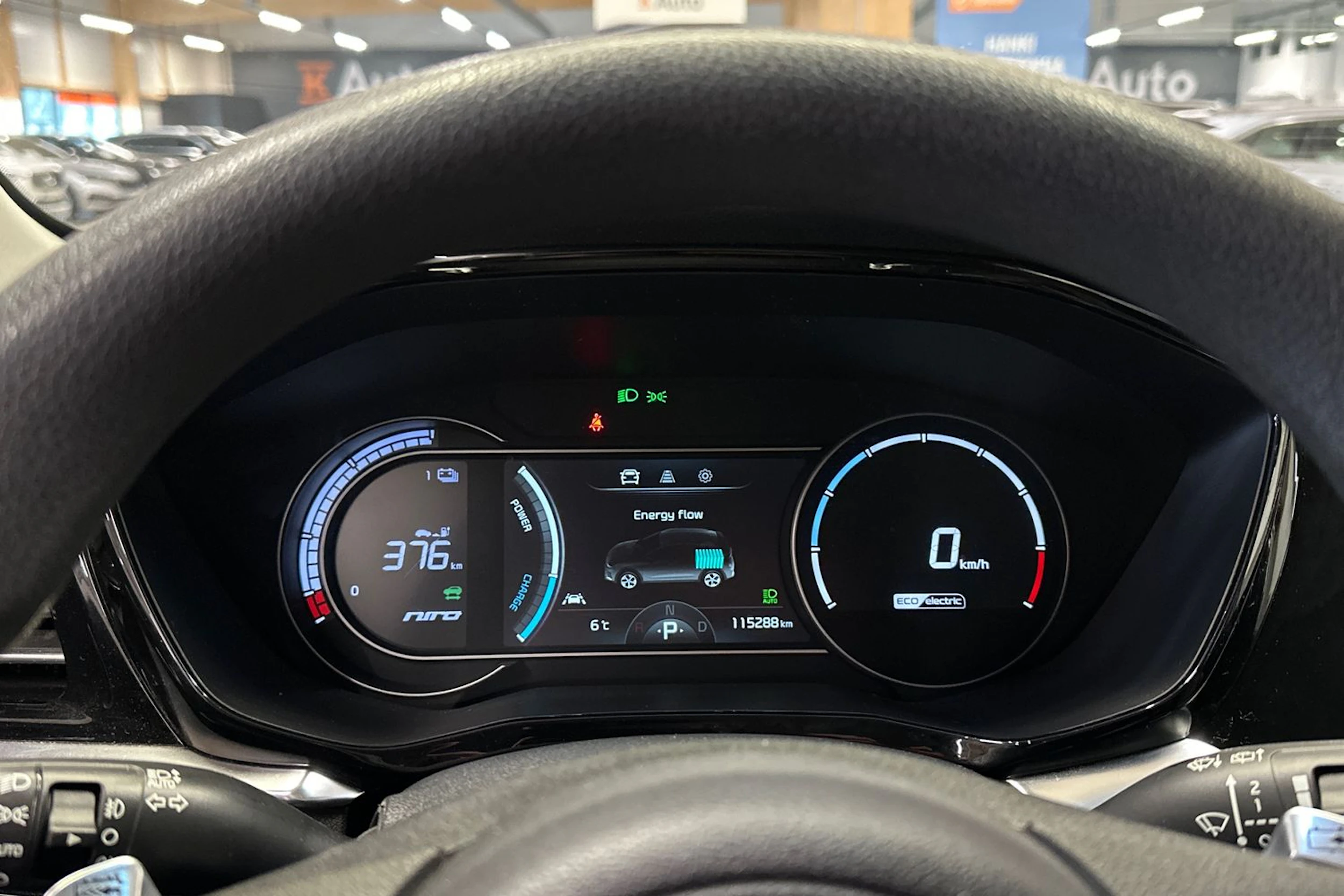 valkoinen Kia Niro Electric 2020 kuva 21.