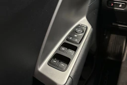 valkoinen Kia Niro Electric 2020 kuva 25.