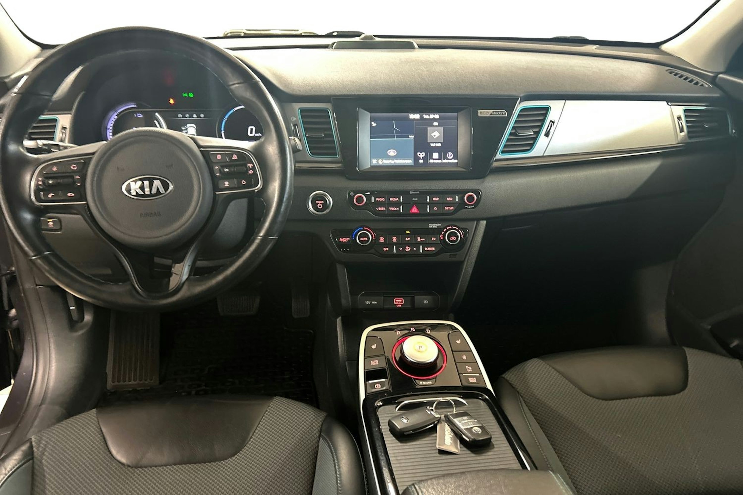 harmaa Kia Niro Electric 2020 kuva 9.