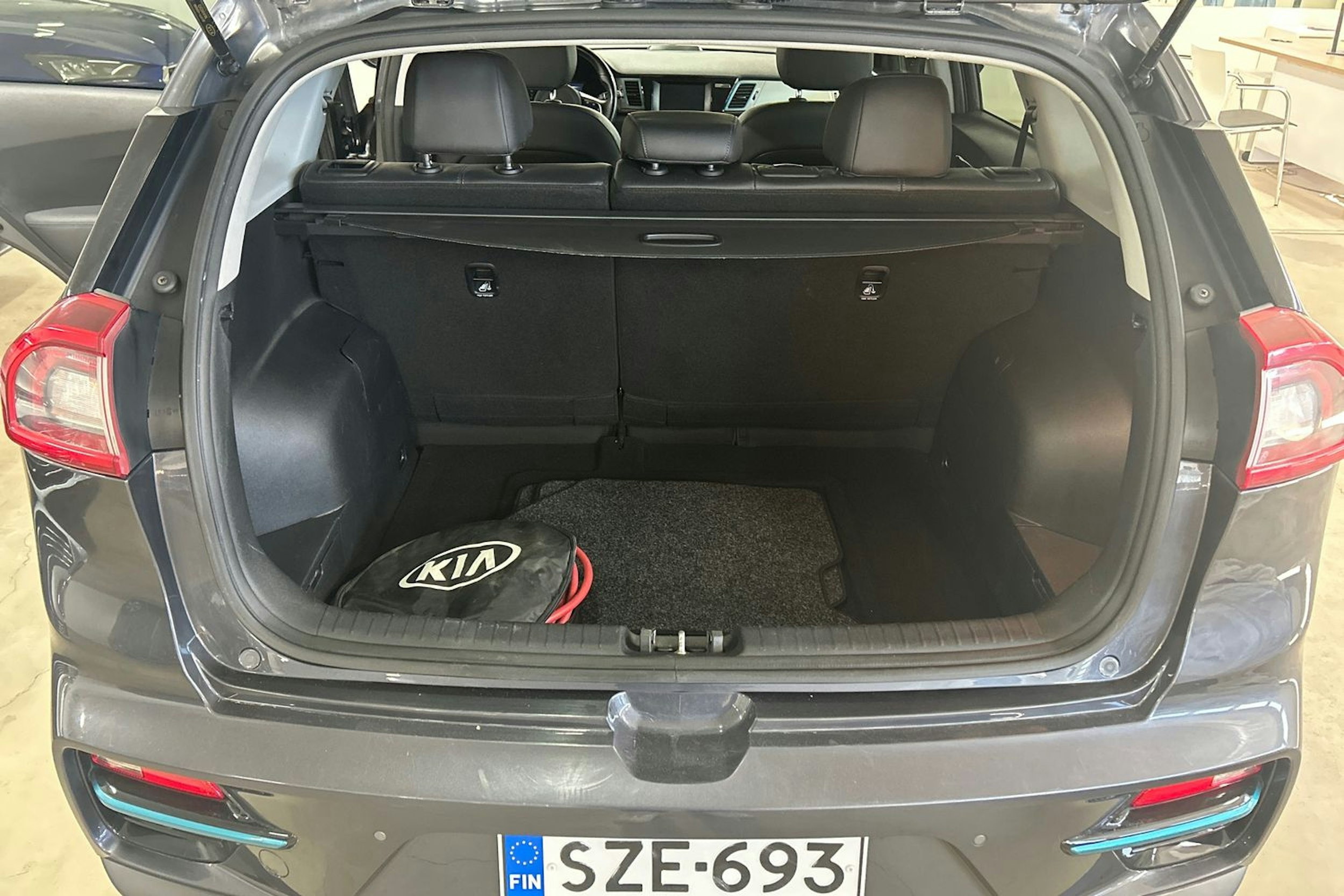 harmaa Kia Niro Electric 2020 kuva 14.