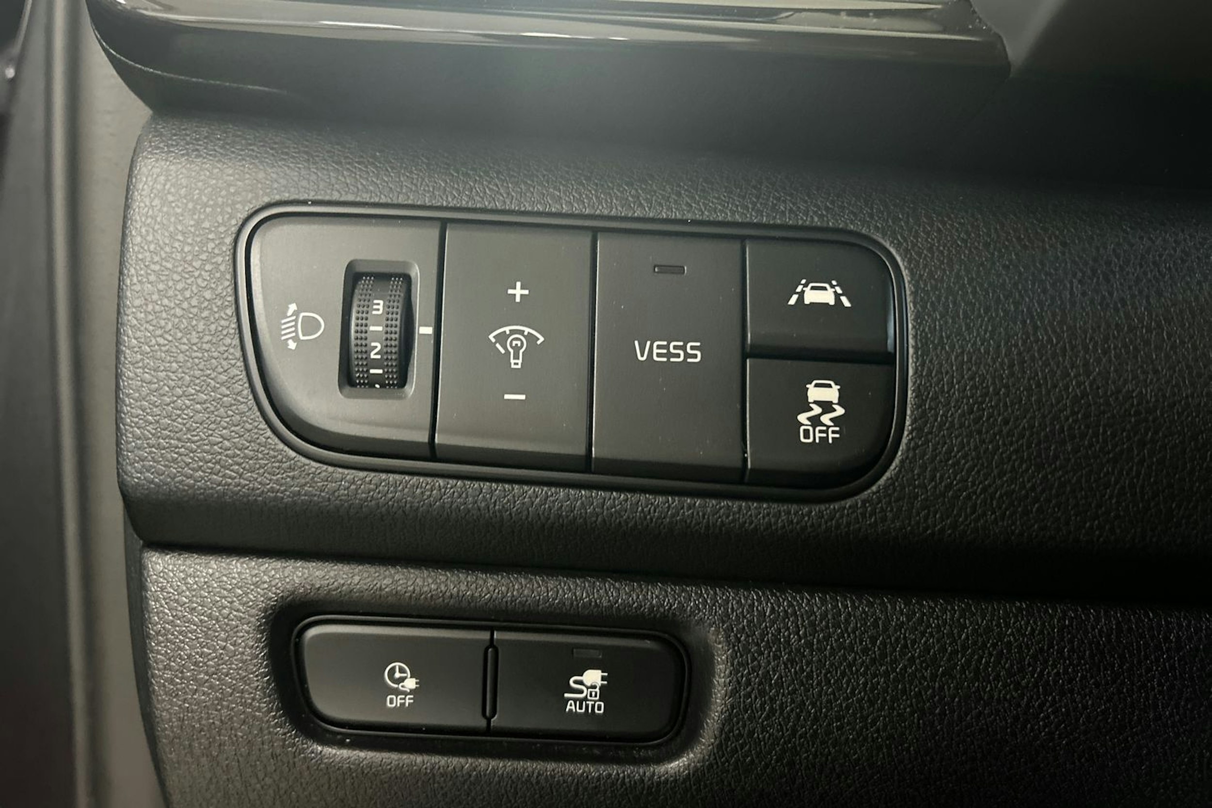 harmaa Kia Niro Electric 2020 kuva 16.