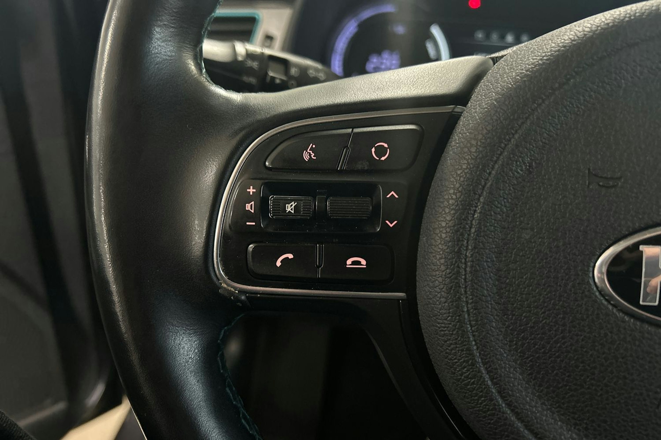 harmaa Kia Niro Electric 2020 kuva 17.