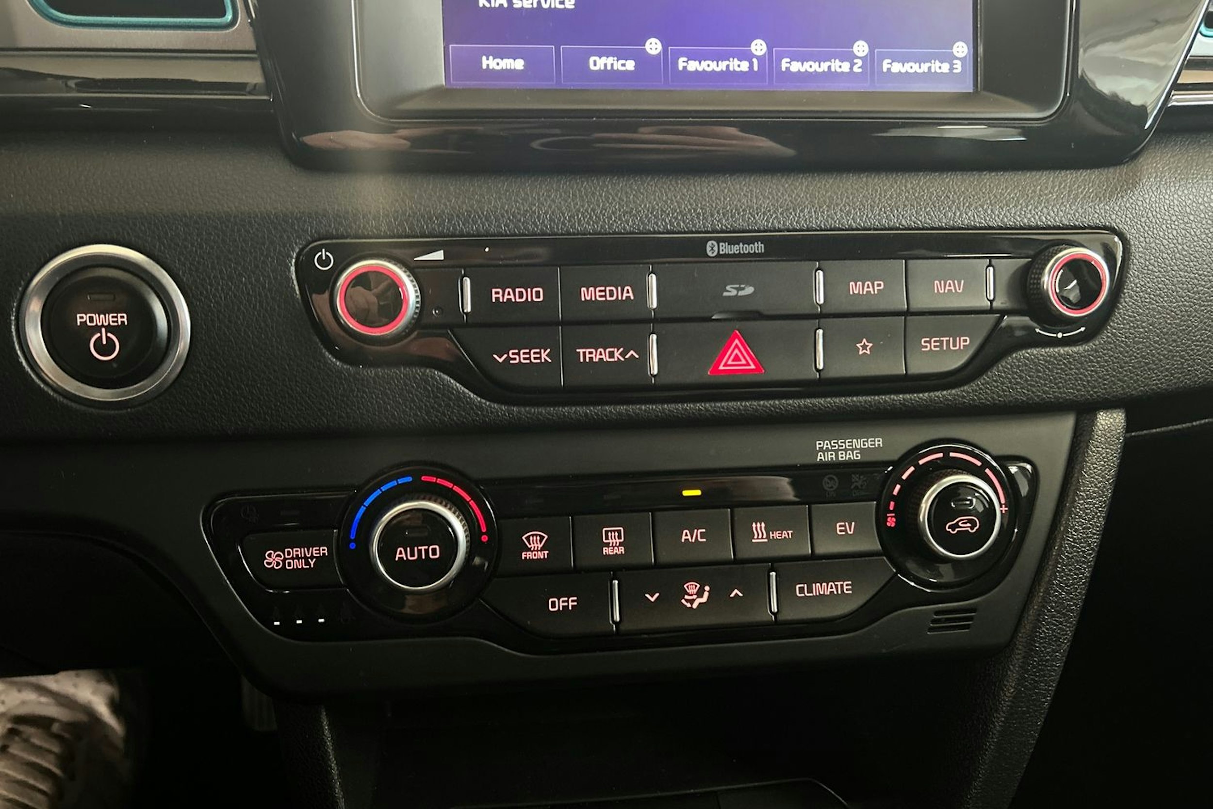 harmaa Kia Niro Electric 2020 kuva 25.
