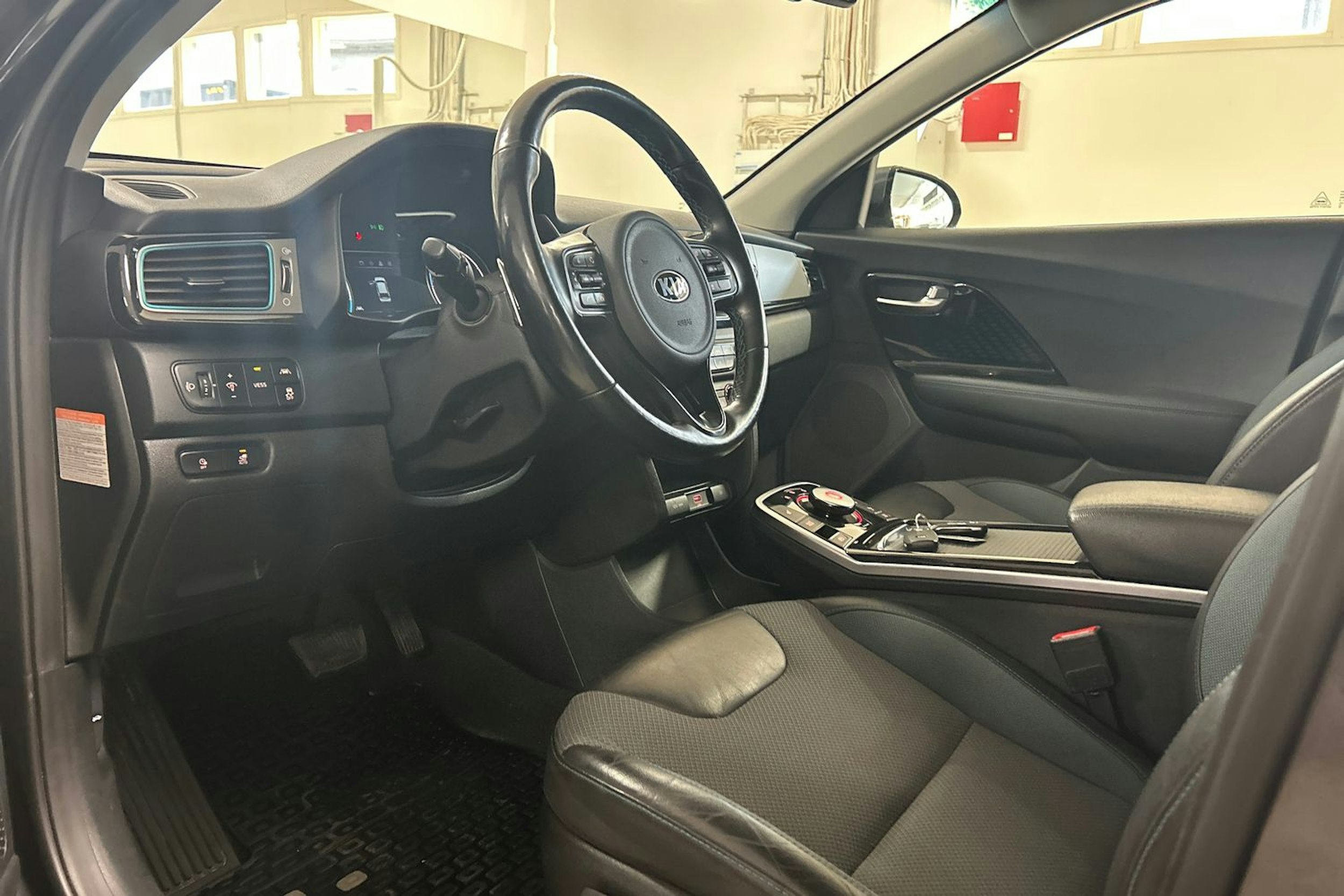 harmaa Kia Niro Electric 2020 kuva 28.