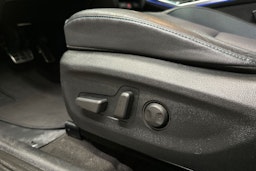 musta Kia Niro Electric 2021 kuva 18.