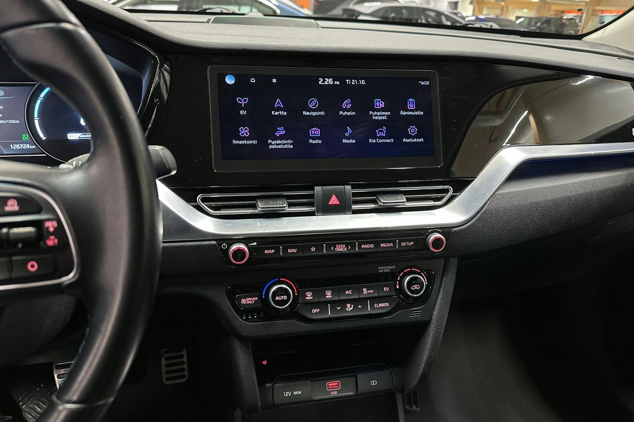 musta Kia Niro Electric 2021 kuva 22.