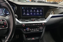 musta Kia Niro Electric 2021 kuva 22.