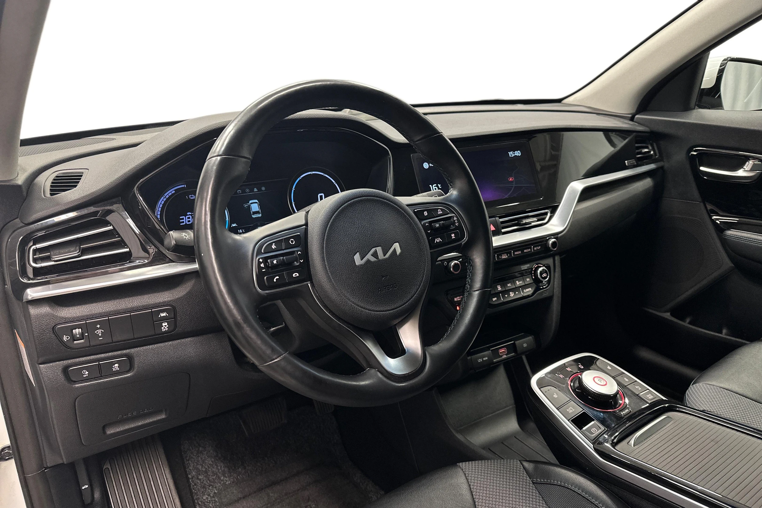 valkoinen Kia Niro Electric 2022 kuva 6.