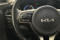 valkoinen Kia Niro Electric 2022 kuva 11.