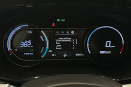 valkoinen Kia Niro Electric 2022 kuva 13.
