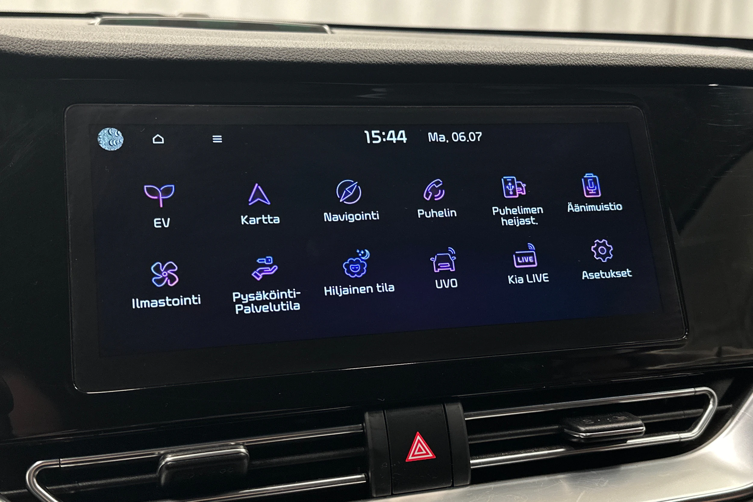 valkoinen Kia Niro Electric 2022 kuva 17.