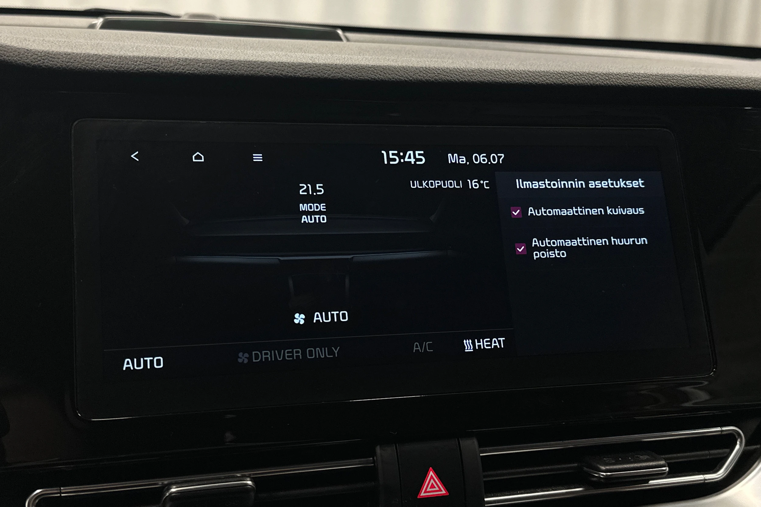 valkoinen Kia Niro Electric 2022 kuva 23.