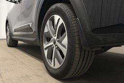 musta Kia Niro Electric 2022 kuva 10.