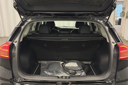 musta Kia Niro Electric 2022 kuva 11.