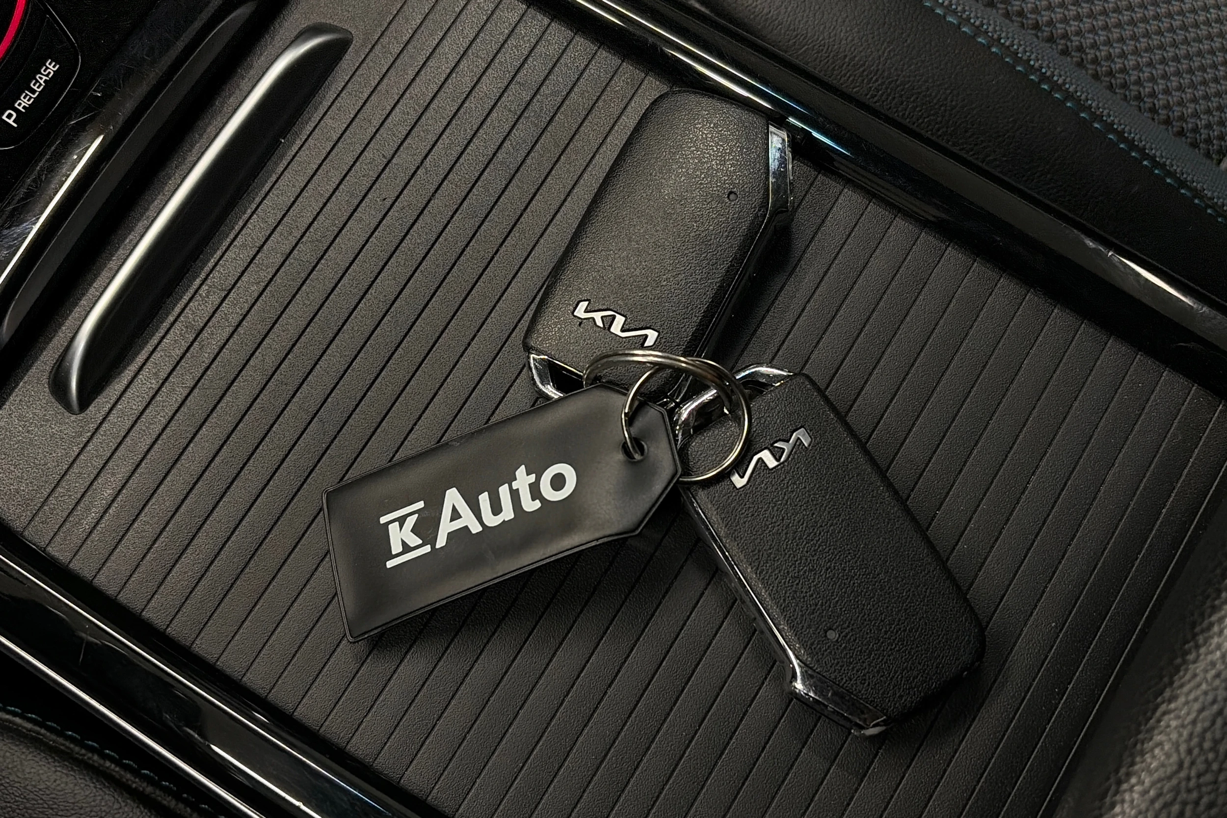 musta Kia Niro Electric 2022 kuva 30.